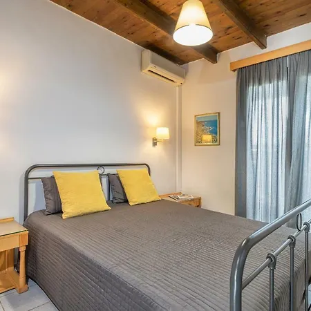 Apart Otel Nancy - Chara Karteros