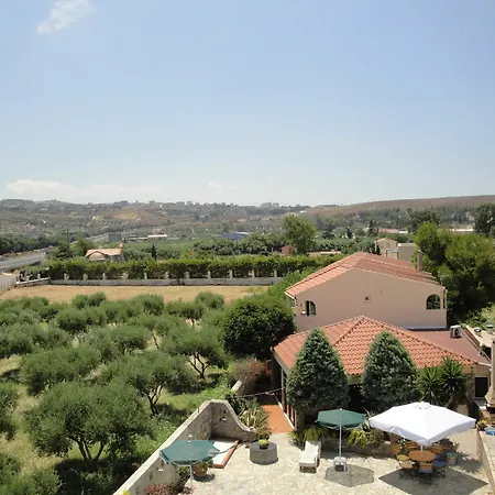Nancy - Chara Apart Otel Karteros